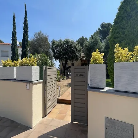 Villa Pineda For Seven People In
