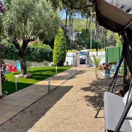 Pineda For Seven People In Villa Pals