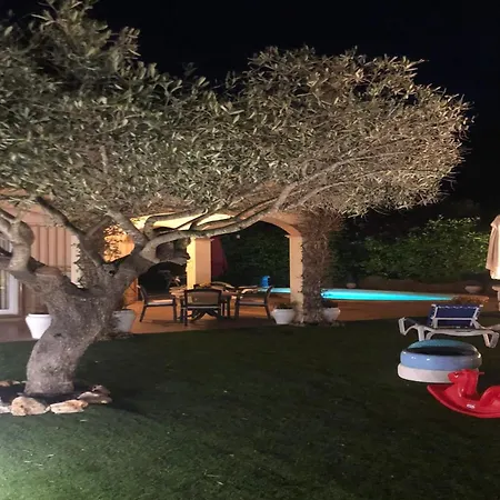 Villa Pineda For Seven People In Pals